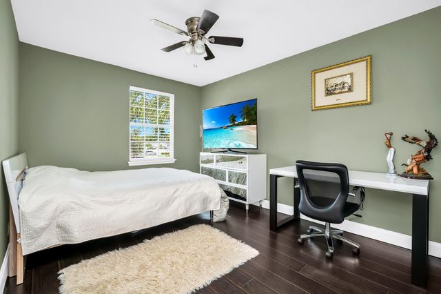 8122 Palm Gate Drive, Boynton Beach, FL 33436