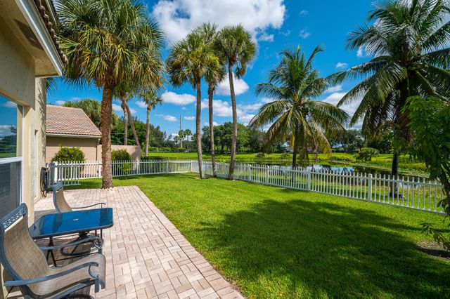 8122 Palm Gate Drive, Boynton Beach, FL 33436