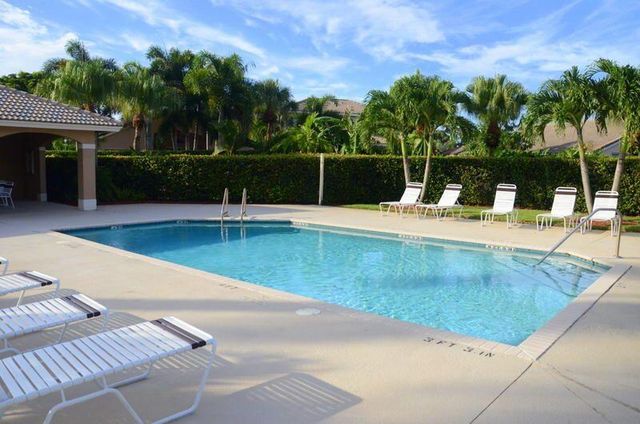 8122 Palm Gate Drive, Boynton Beach, FL 33436