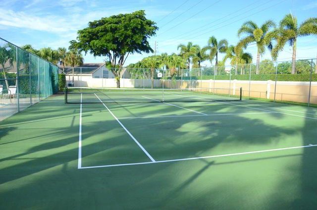 8122 Palm Gate Drive, Boynton Beach, FL 33436