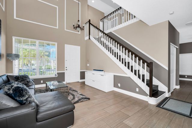 8122 Palm Gate Drive, Boynton Beach, FL 33436