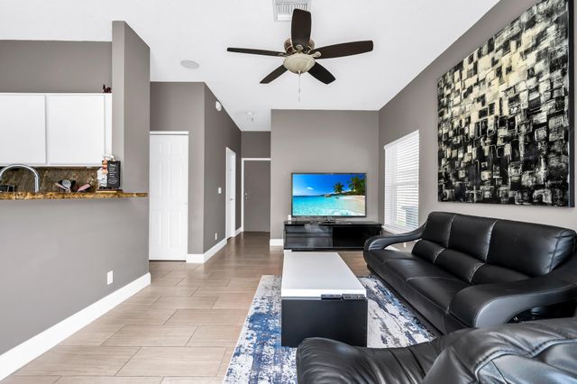 8122 Palm Gate Drive, Boynton Beach, FL 33436