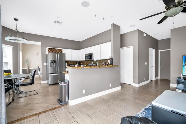 8122 Palm Gate Drive, Boynton Beach, FL 33436