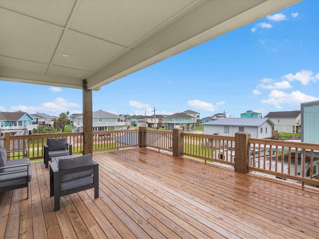 1998 Royalville Court, Crystal Beach, TX 77650
