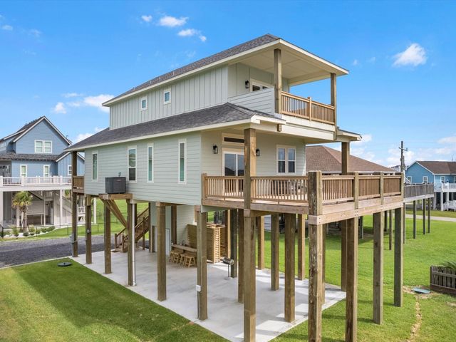 1998 Royalville Court, Crystal Beach, TX 77650