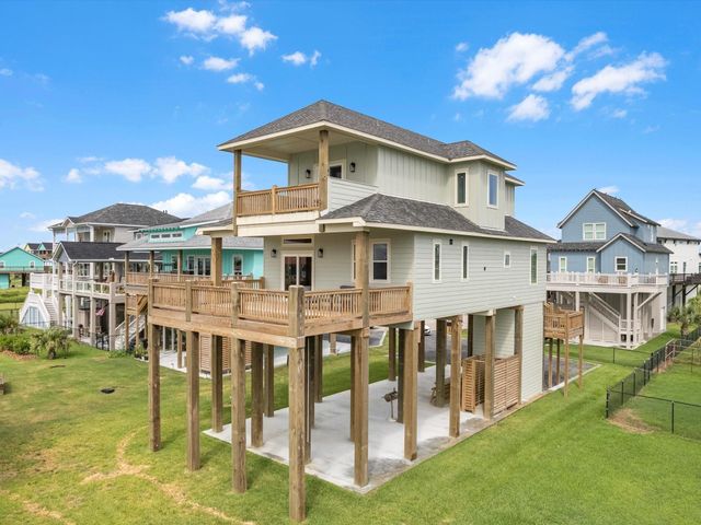 1998 Royalville Court, Crystal Beach, TX 77650