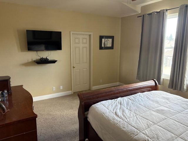 2351 Amber Falls Dr, Rocklin, CA 95765