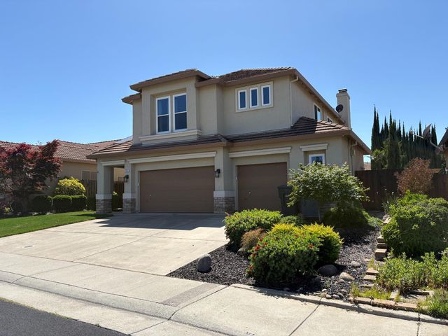 2351 Amber Falls Dr, Rocklin, CA 95765