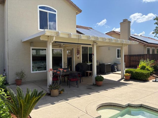 2351 Amber Falls Dr, Rocklin, CA 95765