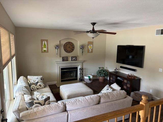 2351 Amber Falls Dr, Rocklin, CA 95765