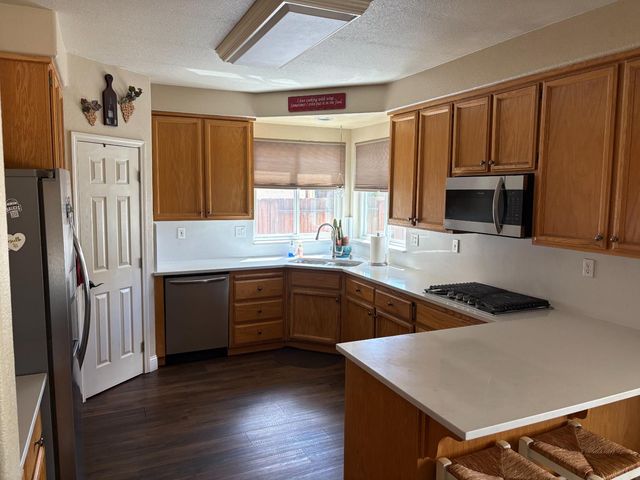 2351 Amber Falls Dr, Rocklin, CA 95765