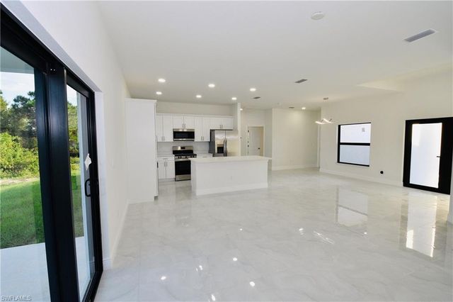 5031 42nd ST NE, Naples, FL 34120