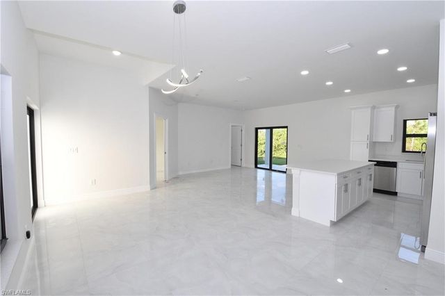 5031 42nd ST NE, Naples, FL 34120