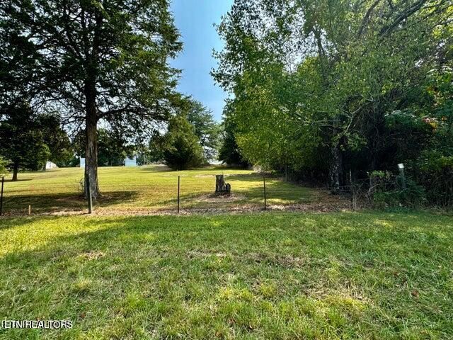 327 Thompson Rd, Madisonville, TN 37354