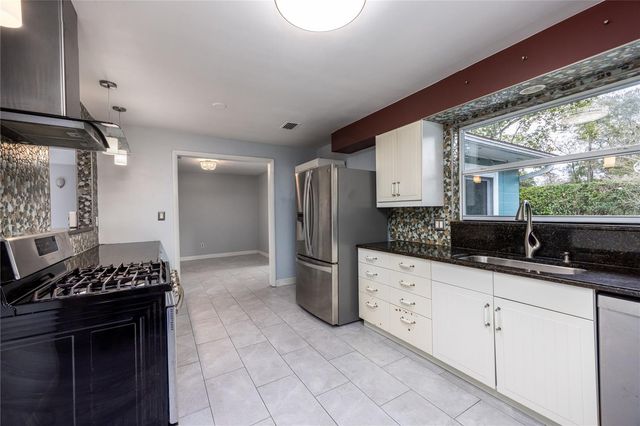 1421 NW 30TH STREET, Gainesville, FL 32605