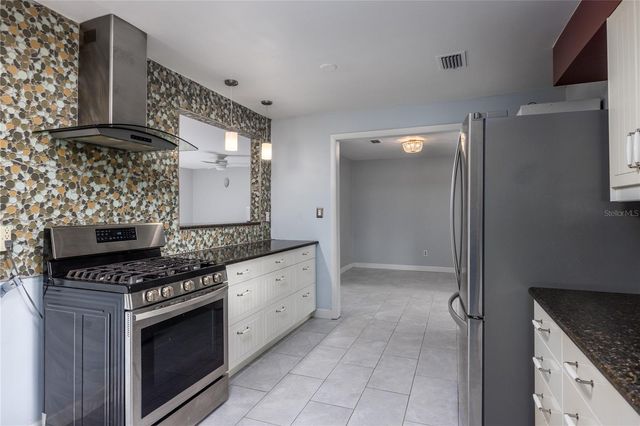 1421 NW 30TH STREET, Gainesville, FL 32605