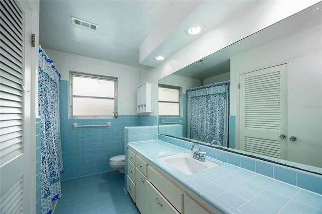 1421 NW 30TH STREET, Gainesville, FL 32605