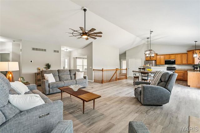 800 Mule Creek Drive, Wentzville, MO 63385