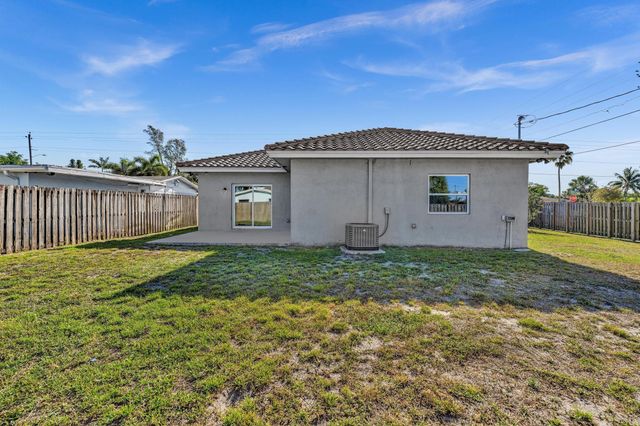 2019 NW 64th Avenue, Sunrise, FL 33313