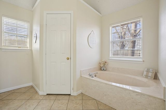 1427 Shadow Run, Weatherford, TX 76086