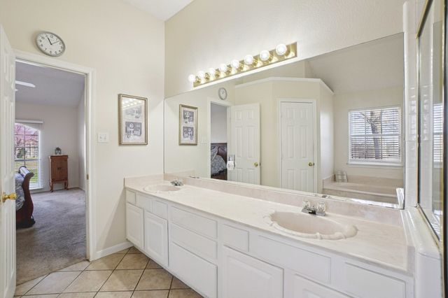 1427 Shadow Run, Weatherford, TX 76086