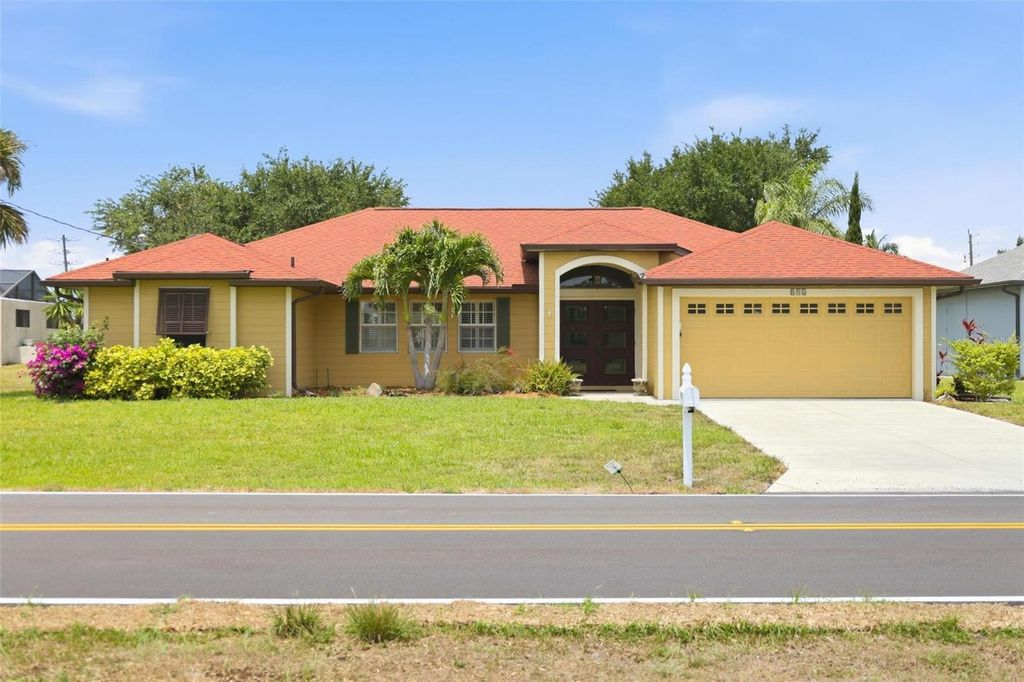 894 BOUNDARY BOULEVARD, Rotonda West, FL 33947