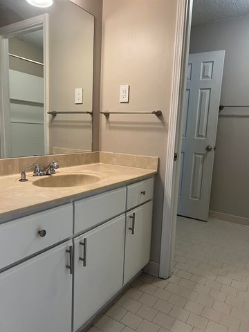 6765 KIRBY LAWN CV, Memphis, TN 38119