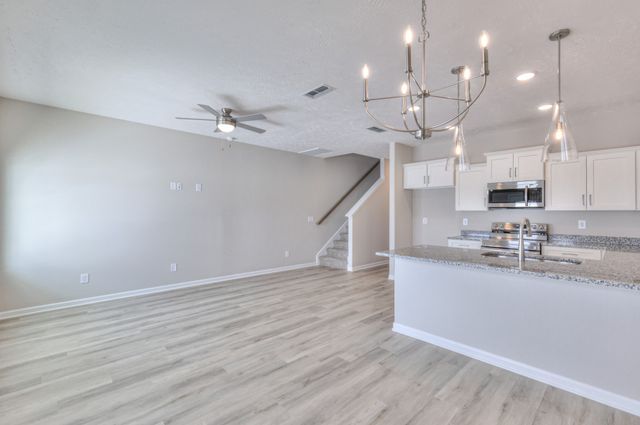33 Hardwood Rd, Tullahoma, TN 37388