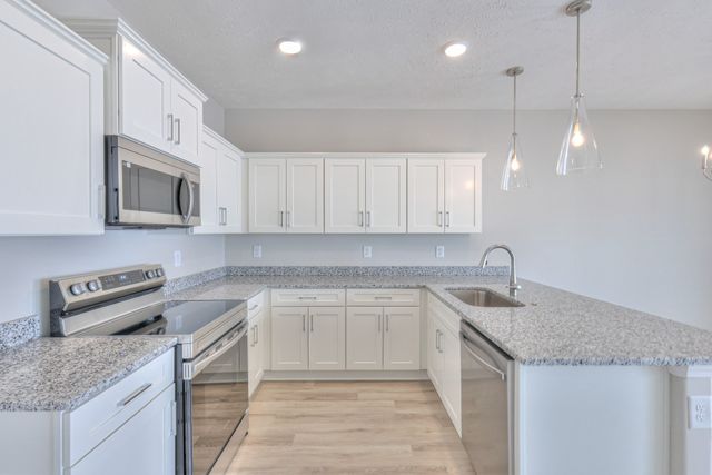 33 Hardwood Rd, Tullahoma, TN 37388