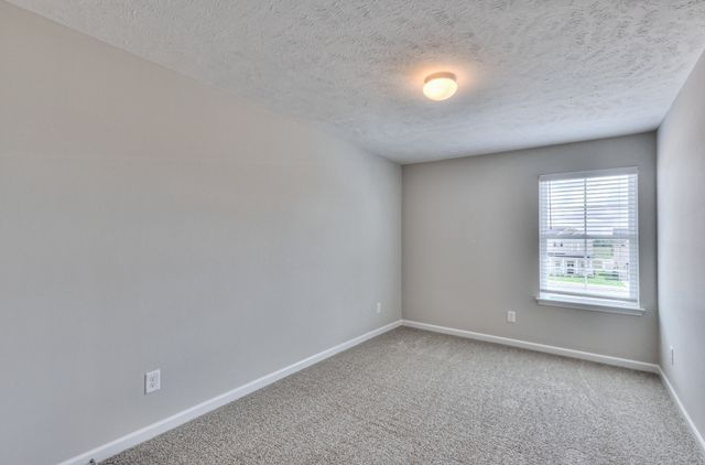 33 Hardwood Rd, Tullahoma, TN 37388