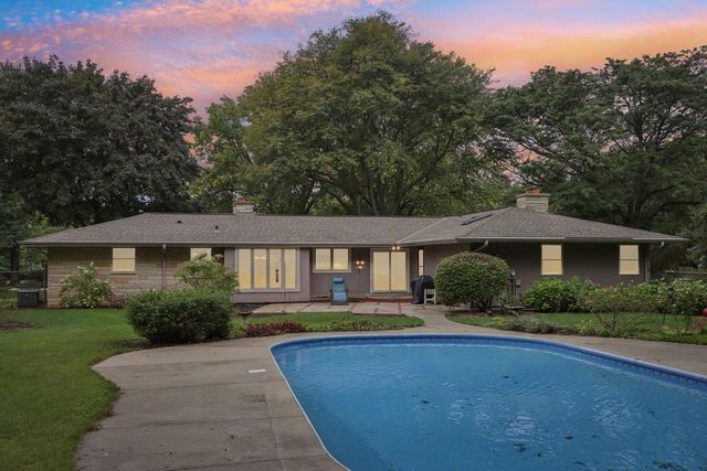 1820 Melody LANE, Brookfield, WI 53005