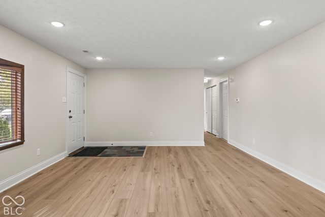 7260 Crest Lane, Indianapolis, IN 46256