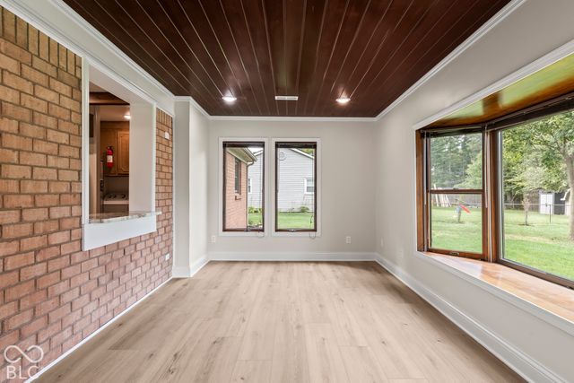 7260 Crest Lane, Indianapolis, IN 46256