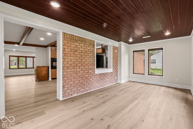 7260 Crest Lane, Indianapolis, IN 46256