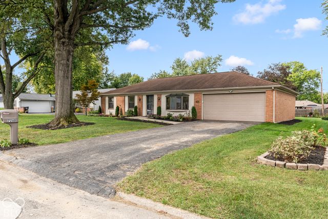 7260 Crest Lane, Indianapolis, IN 46256