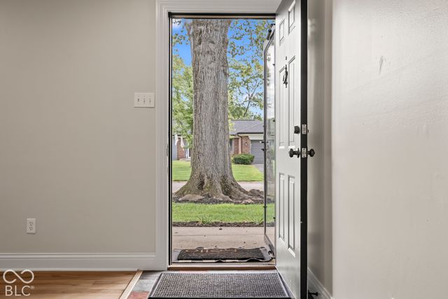 7260 Crest Lane, Indianapolis, IN 46256