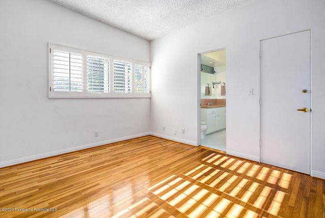 2511 Aberdeen Avenue, Los Angeles, CA 90027
