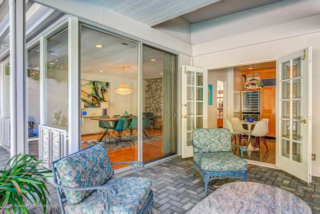 2511 Aberdeen Avenue, Los Angeles, CA 90027