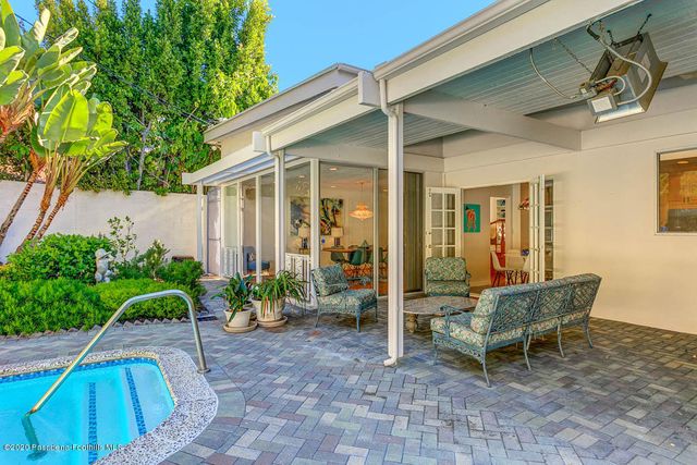 2511 Aberdeen Avenue, Los Angeles, CA 90027