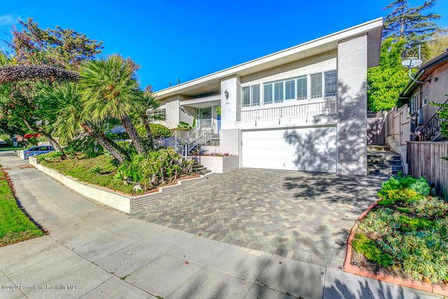 2511 Aberdeen Avenue, Los Angeles, CA 90027