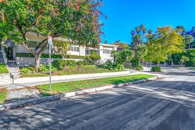 2511 Aberdeen Avenue, Los Angeles, CA 90027