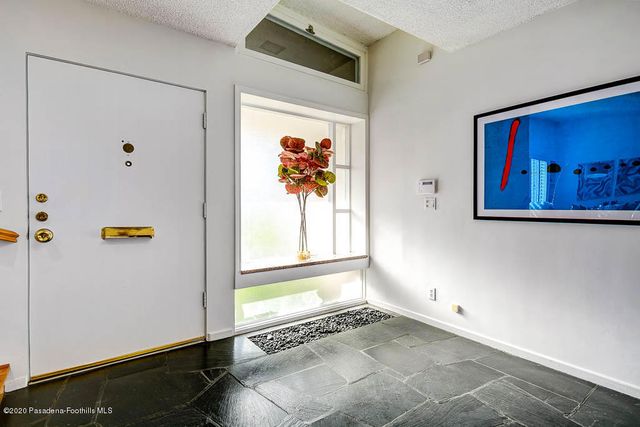 2511 Aberdeen Avenue, Los Angeles, CA 90027