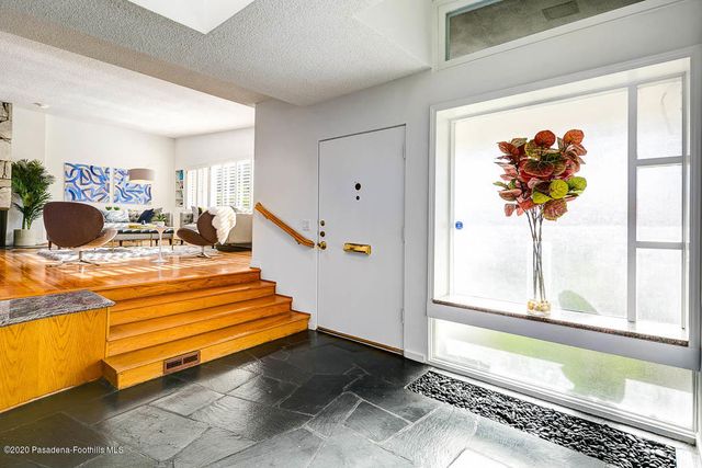 2511 Aberdeen Avenue, Los Angeles, CA 90027