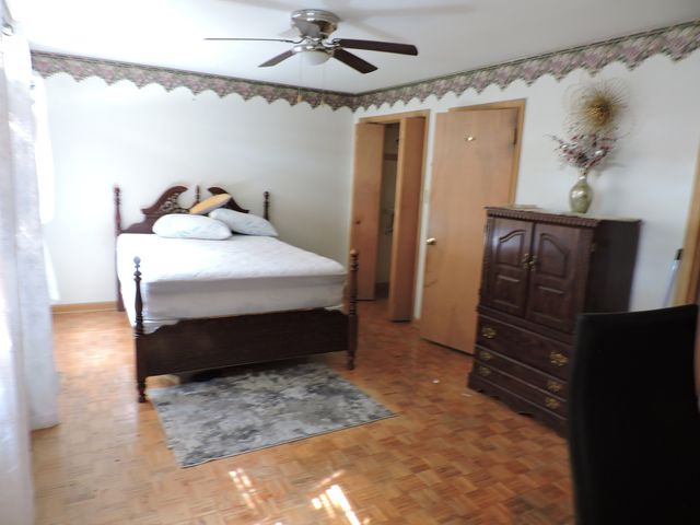 2722 Cherrywood Lane, Hazel Crest, IL 60429