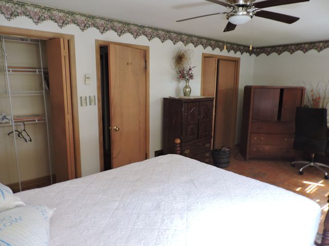 2722 Cherrywood Lane, Hazel Crest, IL 60429