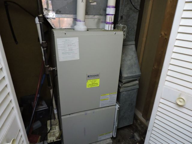 2722 Cherrywood Lane, Hazel Crest, IL 60429