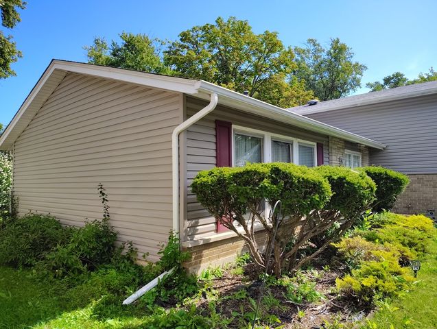 2722 Cherrywood Lane, Hazel Crest, IL 60429