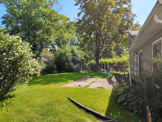 2722 Cherrywood Lane, Hazel Crest, IL 60429