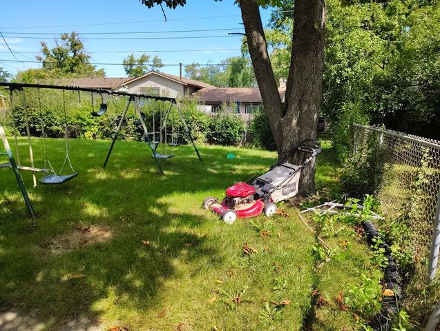 2722 Cherrywood Lane, Hazel Crest, IL 60429