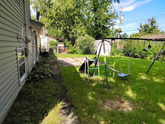 2722 Cherrywood Lane, Hazel Crest, IL 60429